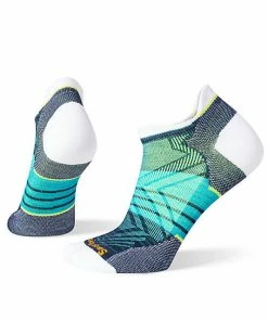 ACCESSORIES Women's Run Zero Cushion Stripe Low Ankle Socks By Smartwool